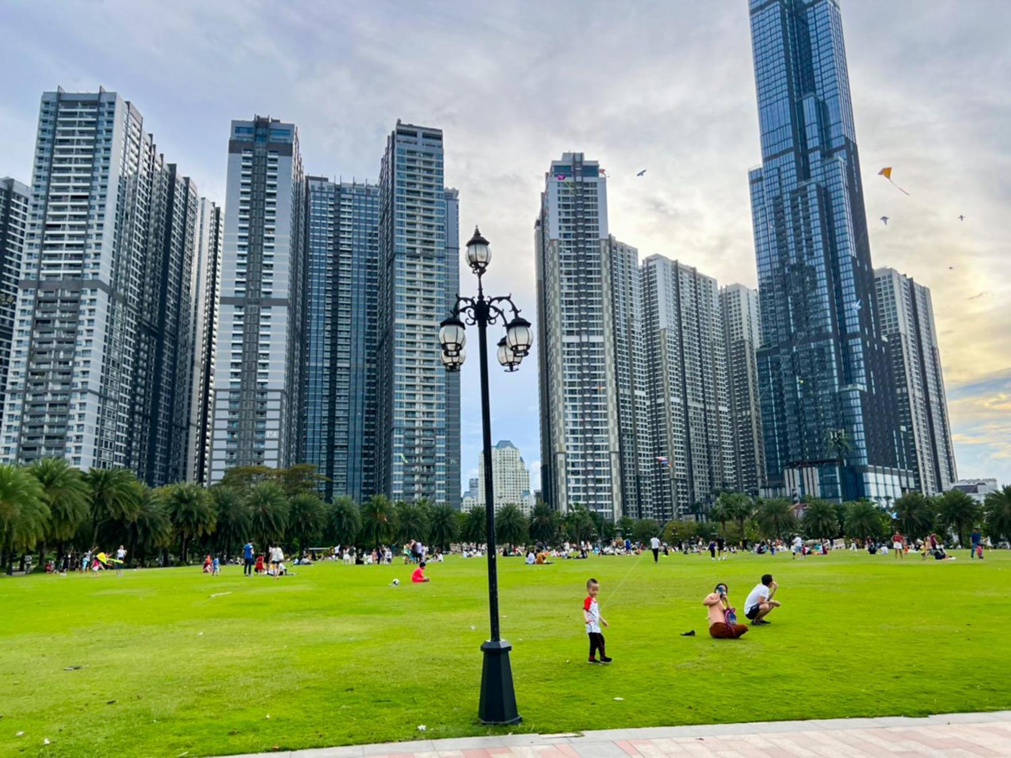 Sky Park Apartment - Vinhomes Central Park ホーチミン市 エクステリア 写真